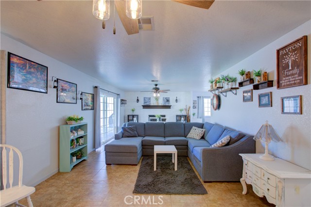 Detail Gallery Image 5 of 53 For 1561 Riechel, Atwater,  CA 95301 - 3 Beds | 2 Baths