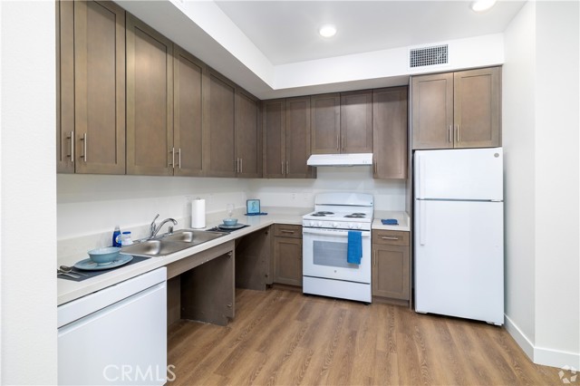 4933 N River Road, Oceanside CA: https://media.crmls.org/medias/5e303704-fc82-4f2e-be1c-c55ef25d8379.jpg