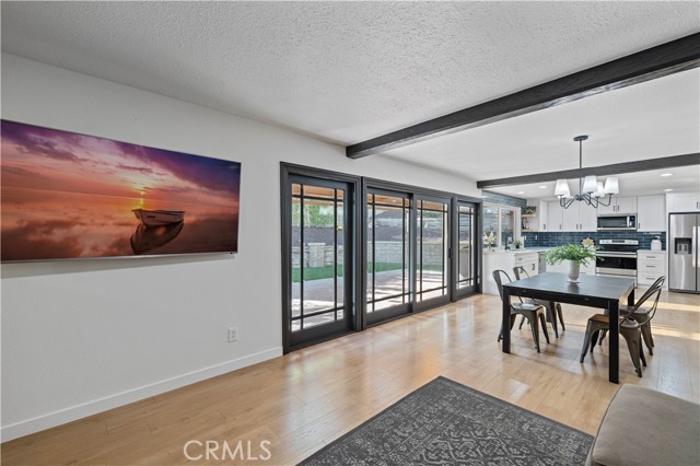 Detail Gallery Image 22 of 52 For 25457 via Macarena, Valencia,  CA 91355 - 5 Beds | 3 Baths