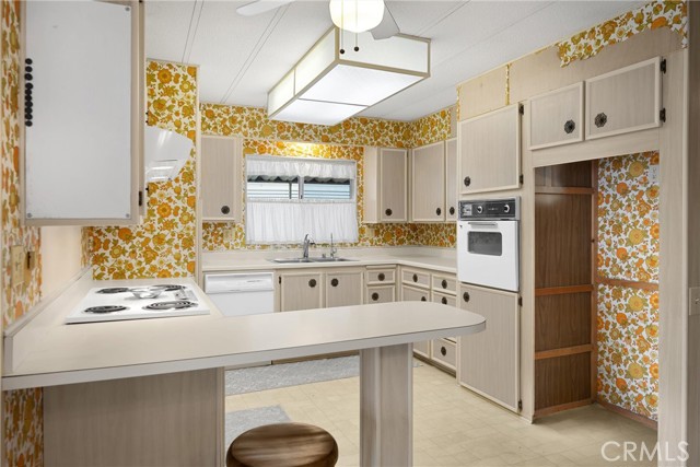 2240 Lake Glen Dr, La Habra CA: https://media.crmls.org/medias/5e3078cd-3311-43f4-bead-3243ad47166a.jpg