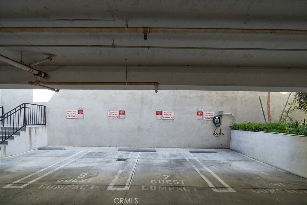 https://media.crmls.org/medias/5e30cb5a-b1d2-4864-8fd1-65182227fc44.jpg?preset=X-Large