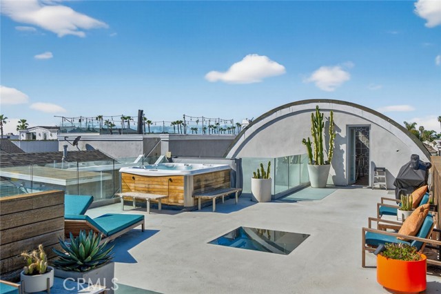 Detail Gallery Image 46 of 62 For 219 Colton, Newport Beach,  CA 92663 - 4 Beds | 3 Baths