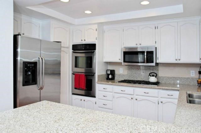 Detail Gallery Image 2 of 8 For 5246 Calderon Rd, Woodland Hills,  CA 91364 - 3 Beds | 2 Baths