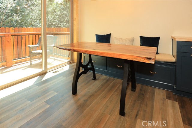 365 Santa Barbara Avenue, Sugarloaf CA: https://media.crmls.org/medias/5e317e2c-b9d7-46f3-b50b-5bcf6830792b.jpg