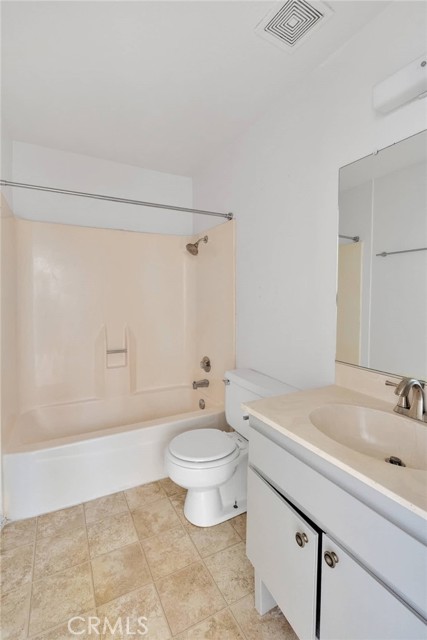 101 Rockledge Lane, Lake Arrowhead CA: https://media.crmls.org/medias/5e319071-e48f-4708-bcc8-501210f7256a.jpg
