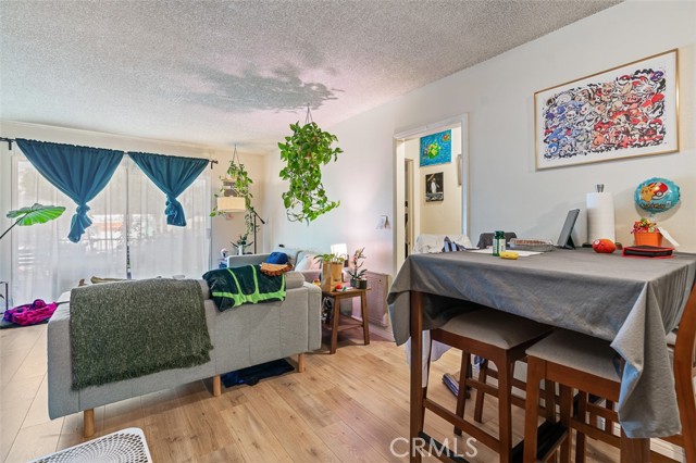 820 N Raymond Avenue, Pasadena CA: https://media.crmls.org/medias/5e31ef23-132f-4abe-8723-f7e12ee56166.jpg