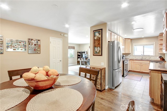 23741 Archwood Street photo 8