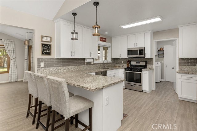 Detail Gallery Image 11 of 45 For 28216 Eucalyptus, Highland,  CA 92346 - 3 Beds | 2/1 Baths