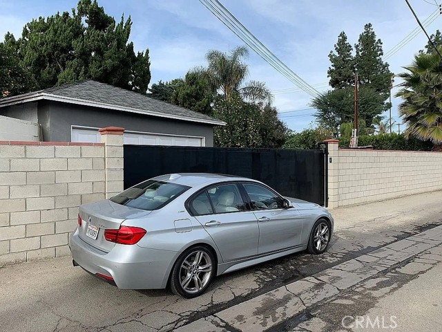 Detail Gallery Image 14 of 15 For 6550 Hanna Ave, Woodland Hills,  CA 91303 - 3 Beds | 2 Baths