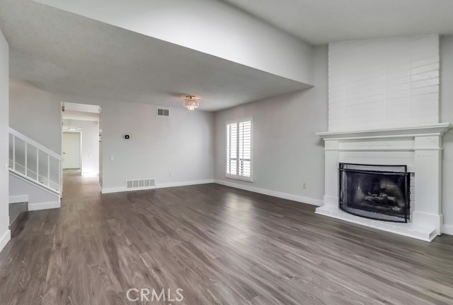 Detail Gallery Image 11 of 75 For 7030 Seawind Drive, Long Beach,  CA 90803 - 4 Beds | 3 Baths