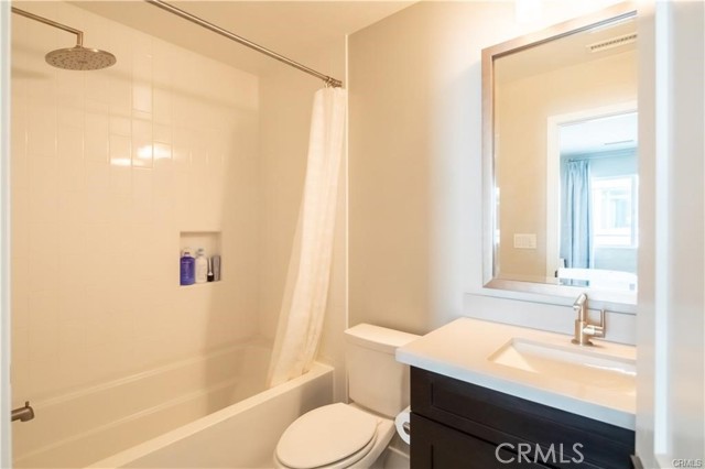 Detail Gallery Image 3 of 28 For 3827 Laurita Ave, Pasadena,  CA 91107 - 5 Beds | 5 Baths