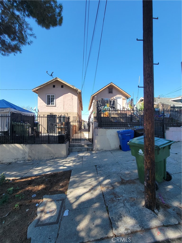 Quadruplex at 473 Savannah
