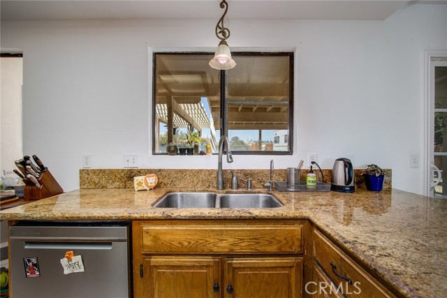 Detail Gallery Image 12 of 41 For 5750 Hall Ln, Twentynine Palms,  CA 92277 - 3 Beds | 2 Baths
