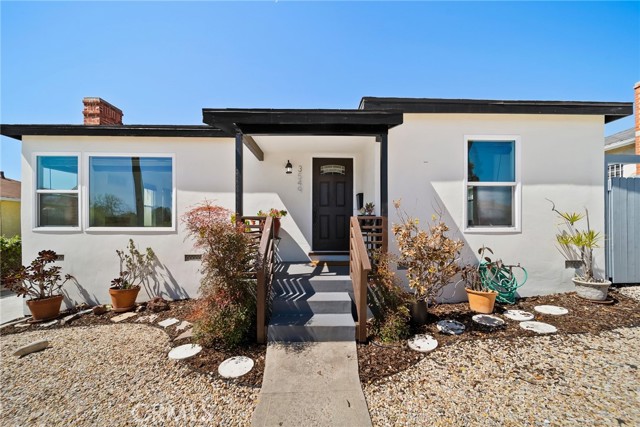 Detail Gallery Image 2 of 22 For 3549 S Cochran Ave, Los Angeles,  CA 90016 - 3 Beds | 2 Baths
