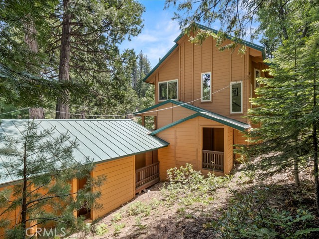 Detail Gallery Image 2 of 40 For 1153 Silver Tip Ln, Fish Camp,  CA 93623 - 3 Beds | 2 Baths