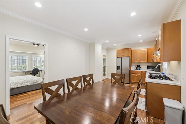 2104 Crenshaw Boulevard, Los Angeles CA: https://media.crmls.org/medias/5e351c14-54fc-4b3b-89bd-fcb0aa23ef8d.jpg
