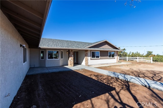 Detail Gallery Image 6 of 62 For 6572 Merced, Oak Hills,  CA 92344 - 4 Beds | 3 Baths