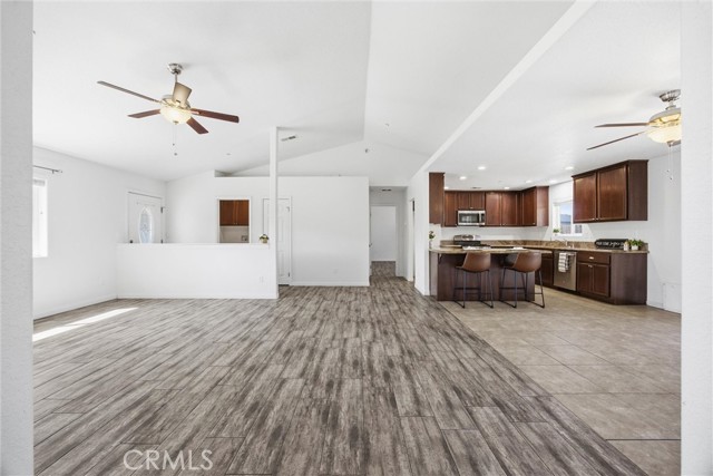 Detail Gallery Image 16 of 41 For 18110 Churchill, Tehachapi,  CA 93561 - 3 Beds | 2 Baths