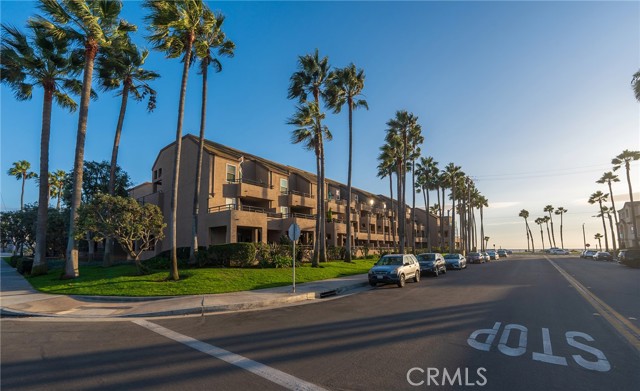 Detail Gallery Image 39 of 60 For 1200 Pacific Coast #102,  Huntington Beach,  CA 92648 - 2 Beds | 2 Baths