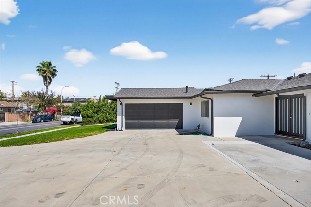 Detail Gallery Image 3 of 54 For 13068 Mineola St, Arleta,  CA 91331 - 3 Beds | 2 Baths