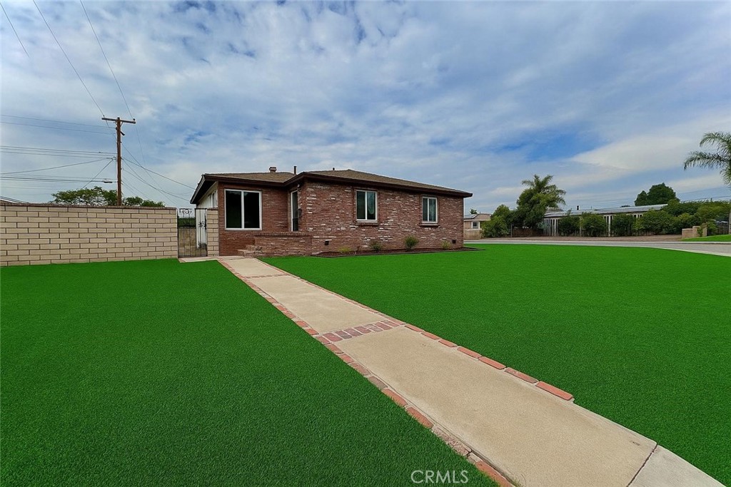 10160 Columbine Avenue