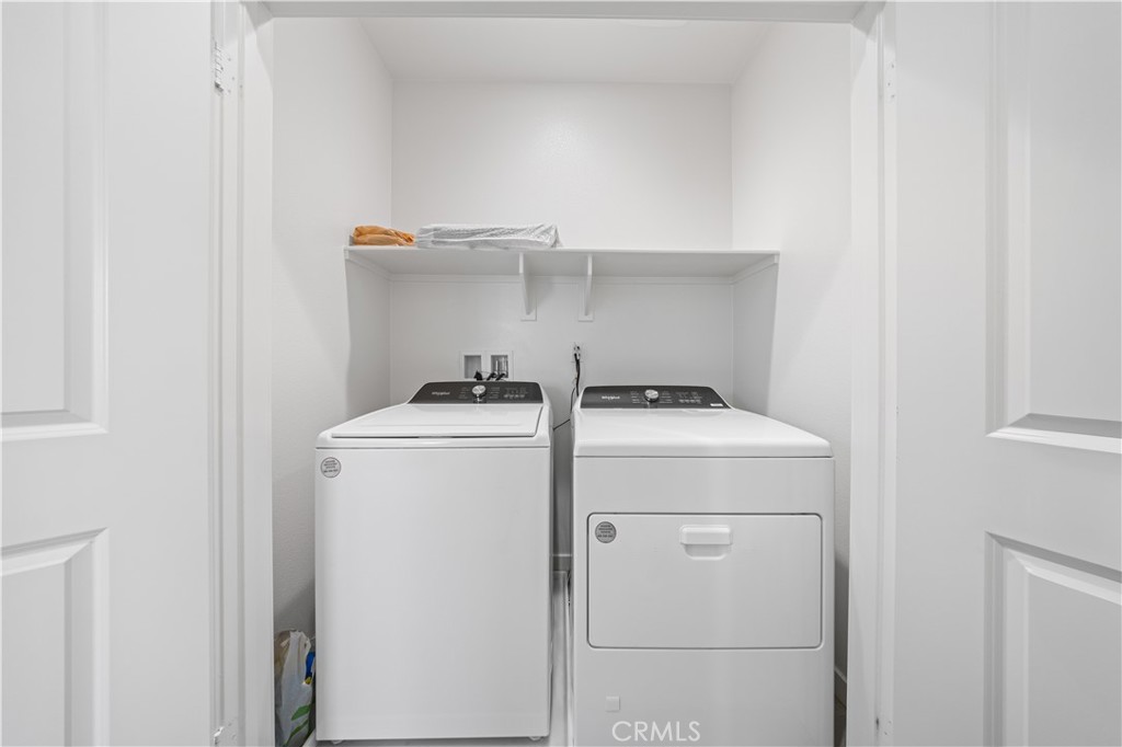 https://media.crmls.org/medias/5e371844-b0b6-4cd1-80da-cfe292d9a9ea.jpg?preset=X-Large