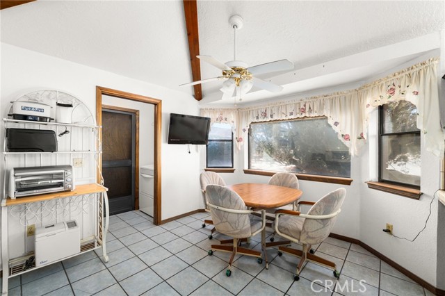 Detail Gallery Image 8 of 61 For 9925 Balsam, Hesperia,  CA 92345 - 3 Beds | 3 Baths