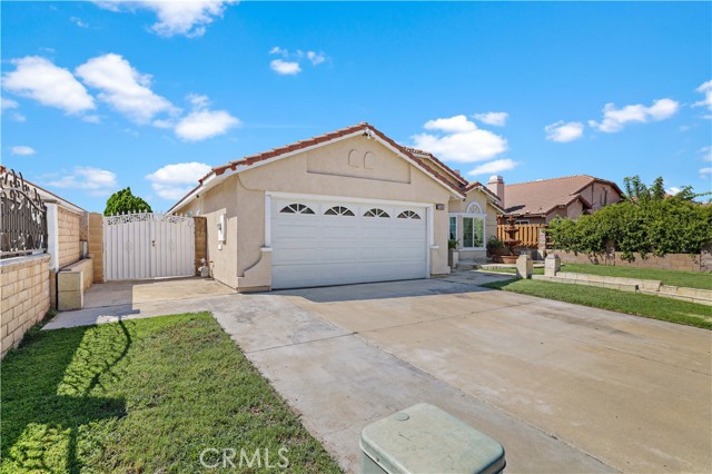 Detail Gallery Image 3 of 36 For 13681 Lexus Ln, Fontana,  CA 92335 - 4 Beds | 2 Baths