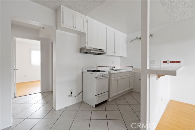 Detail Gallery Image 5 of 13 For 3819 Stockbridge Ave, Los Angeles,  CA 90032 - 1 Beds | 1 Baths