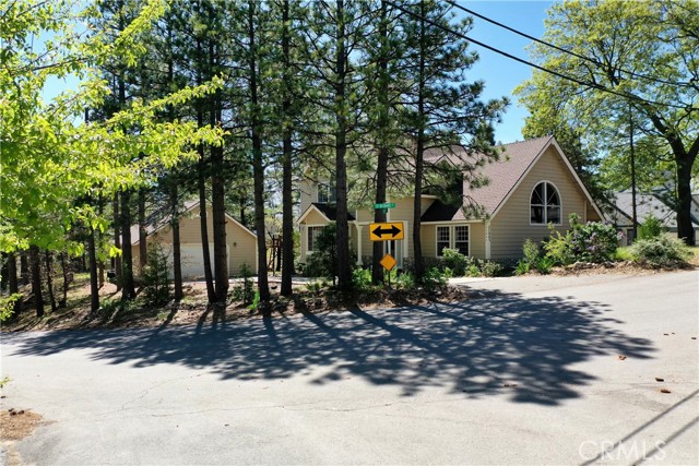 Detail Gallery Image 30 of 49 For 27847 St Bernard Ln, Lake Arrowhead,  CA 92352 - 3 Beds | 3 Baths