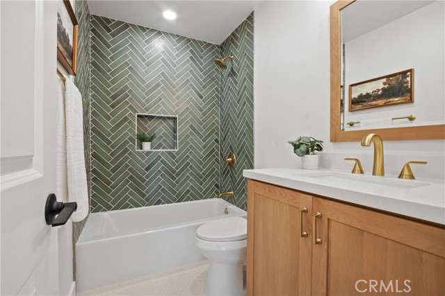 24711 Acropolis Drive, Mission Viejo CA: https://media.crmls.org/medias/5e397579-65a1-4d87-b4d4-46fafba6d8d3.jpg