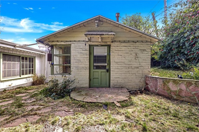 Image 6 of 32 For 3035 Malcolm