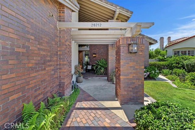 28212 San Marcos, Mission Viejo CA: https://media.crmls.org/medias/5e39fef6-579c-4a46-93a0-10cbb7644424.jpg