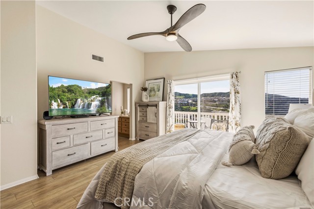 Detail Gallery Image 33 of 59 For 26451 Puffin Pl, Canyon Country,  CA 91387 - 4 Beds | 3 Baths