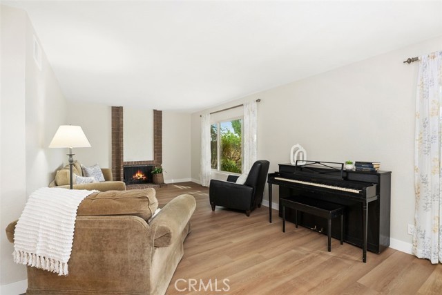 27552 Berdun, Mission Viejo CA: https://media.crmls.org/medias/5e3b1793-ddd8-43d6-b232-815d6e190736.jpg