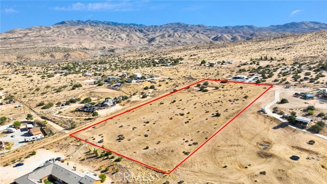23766 Valley View Road, Apple Valley CA: https://media.crmls.org/medias/5e3b2831-43aa-47af-b6b2-d19f14d3d503.jpg
