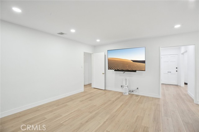 3686 Palo Verde Avenue, Long Beach CA: https://media.crmls.org/medias/5e3b4440-2b22-4afe-b281-82f72fa63a96.jpg