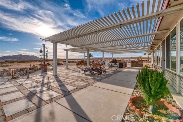 Detail Gallery Image 9 of 32 For 61975 La Brisa Dr, Joshua Tree,  CA 92252 - 3 Beds | 2/1 Baths