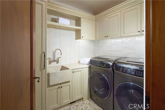 Detail Gallery Image 24 of 42 For 1302 Skyline Dr, Laguna Beach,  CA 92651 - 4 Beds | 4/1 Baths