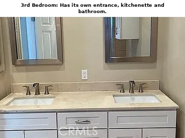 https://media.crmls.org/medias/5e3cf882-5cf3-4672-80fd-3ba9be162d1f.jpg?preset=X-Large