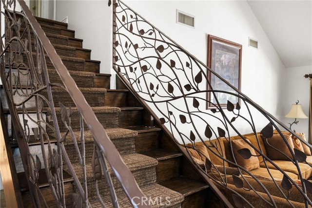 17927 Sun Hill Drive, Yorba Linda CA: https://media.crmls.org/medias/5e3dcc26-9b9d-44f2-b371-4f4ce298bc19.jpg