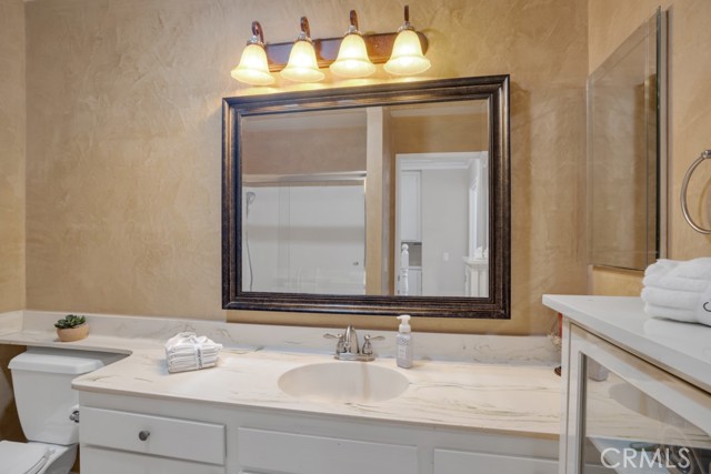 5644 Etiwanda Avenue, Tarzana CA: https://media.crmls.org/medias/5e3dce0a-f600-49eb-9a78-7868c58df525.jpg