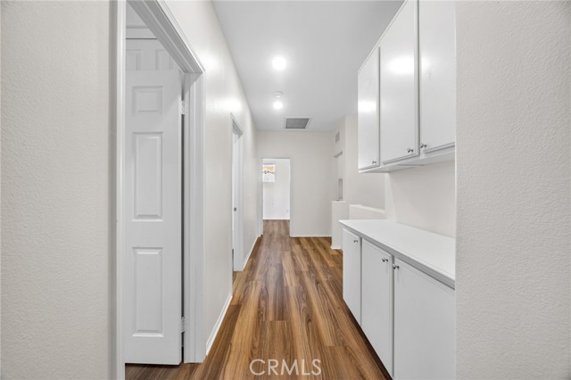 Detail Gallery Image 21 of 31 For 27626 Sunny Creek Dr, Valencia,  CA 91354 - 3 Beds | 2/1 Baths