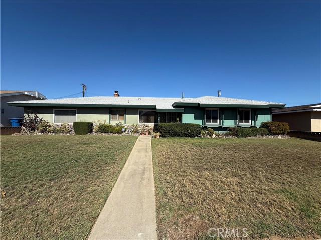 2996 Gladstone Street, Pomona CA: https://media.crmls.org/medias/5e3ed93c-5093-4ca2-aa84-ae6d5aa69a55.jpg