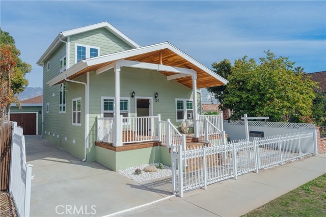 Detail Gallery Image 2 of 28 For 175 E Villa, Pasadena,  CA 91103 - 3 Beds | 2 Baths