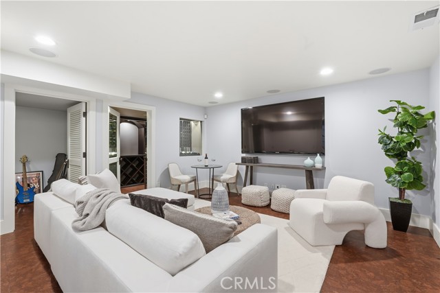 Detail Gallery Image 33 of 37 For 624 6th St, Manhattan Beach,  CA 90266 - 5 Beds | 4 Baths