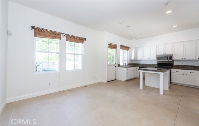 Detail Gallery Image 7 of 21 For 46 Middlebury, Irvine,  CA 92620 - 3 Beds | 2/1 Baths