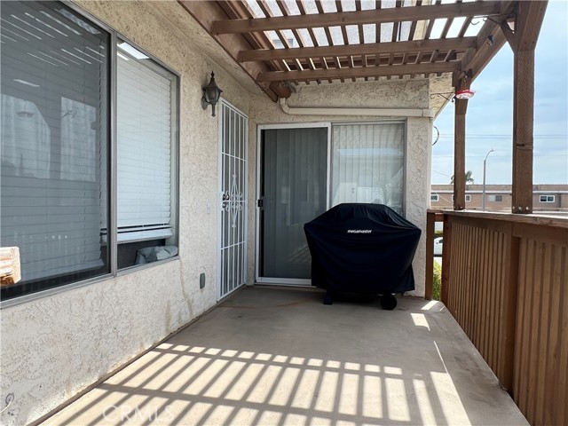 16781 Green Ln., Huntington Beach CA: https://media.crmls.org/medias/5e417238-41c9-4766-8b06-8b2108529df5.jpg