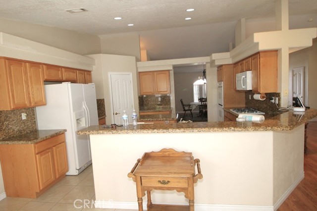 Detail Gallery Image 9 of 24 For 27241 Silver Lakes, Helendale,  CA 92342 - 3 Beds | 2 Baths