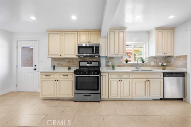 Detail Gallery Image 7 of 27 For 3236 Rockhold Ave, Rosemead,  CA 91770 - 3 Beds | 2/1 Baths